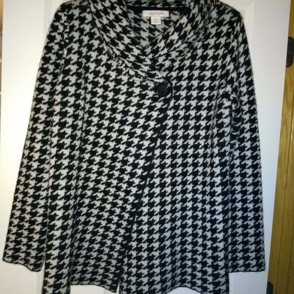 Black and White Ellen Tracy HoundsTooth Cardigan